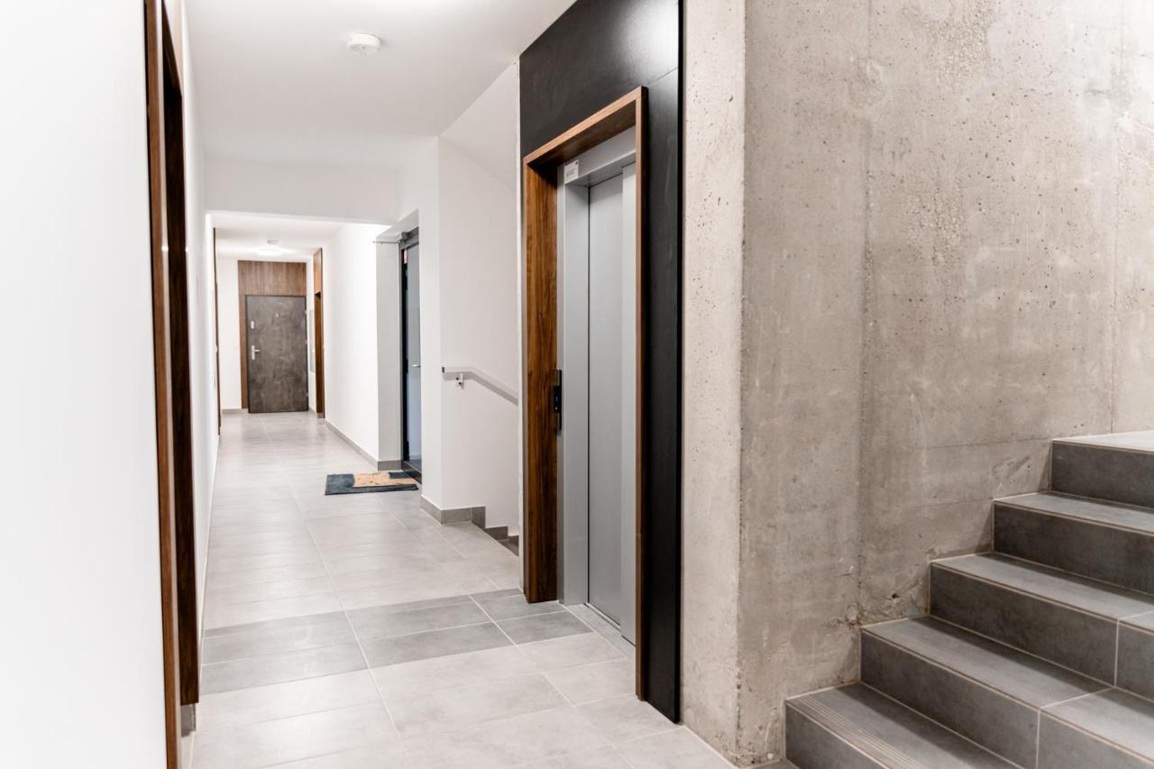 Hop & Lulu Premium Apartments Голеню Экстерьер фото