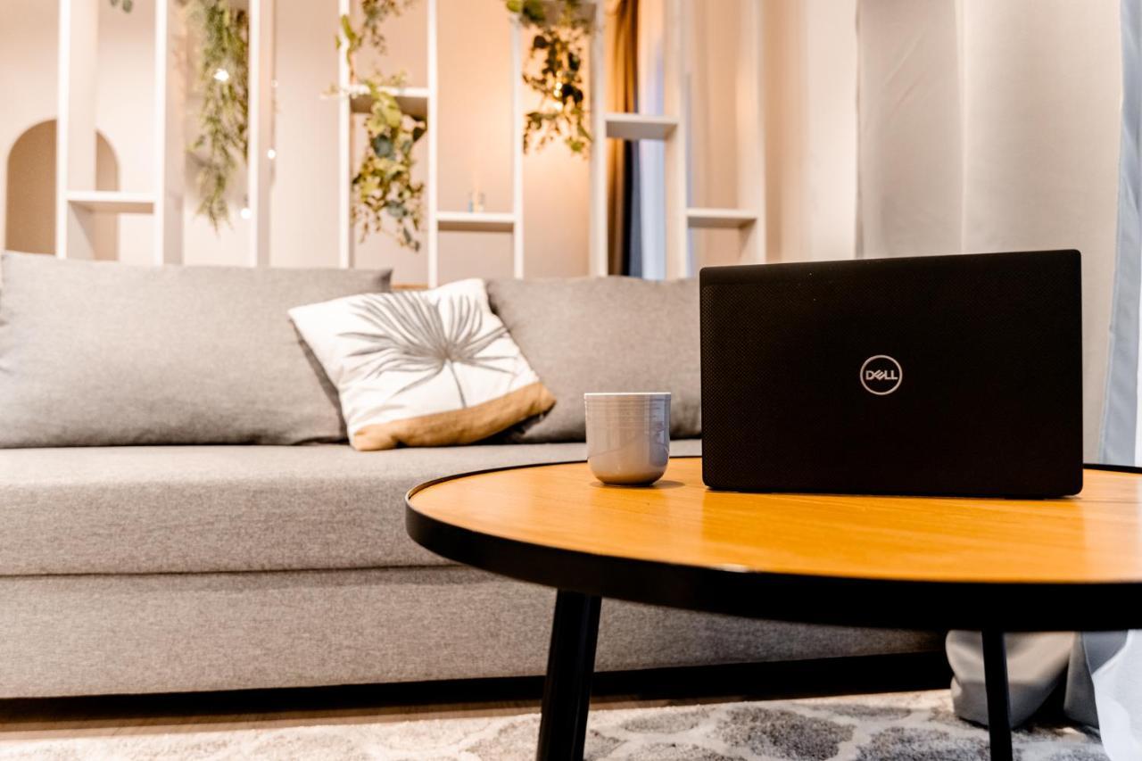Hop & Lulu Premium Apartments Голеню Экстерьер фото