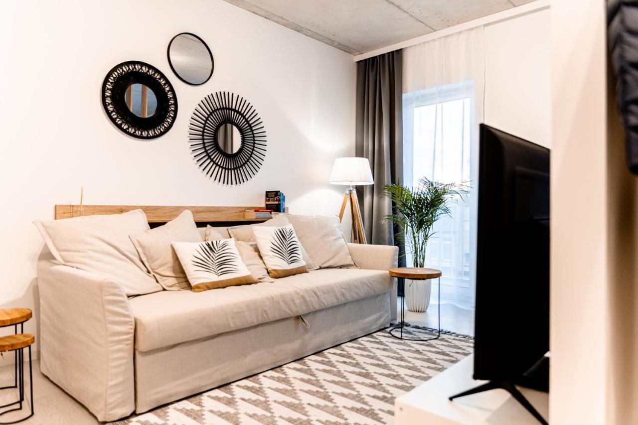 Hop & Lulu Premium Apartments Голеню Экстерьер фото